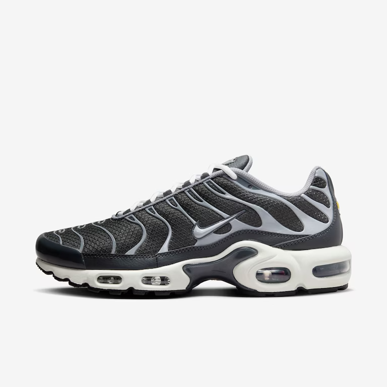 NIKE AIR MAX PLUS TN "BLACK AND SILVER" - PRONTA ENTREGA